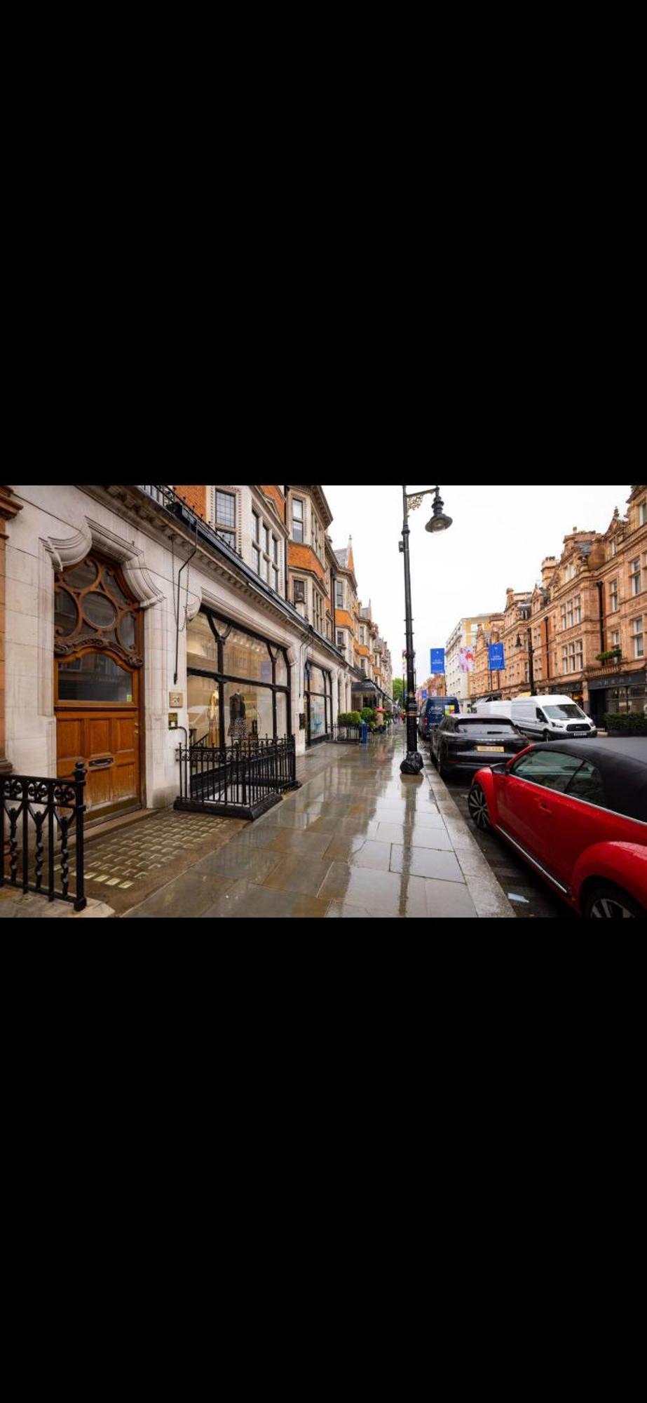 The Mayfair Majesty Apartment *